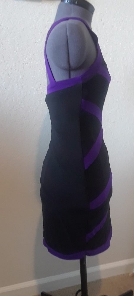 🔥SALE🔥Bodycon Black & Purple One‎ Shoulder Dress - Picture 2 of 5
